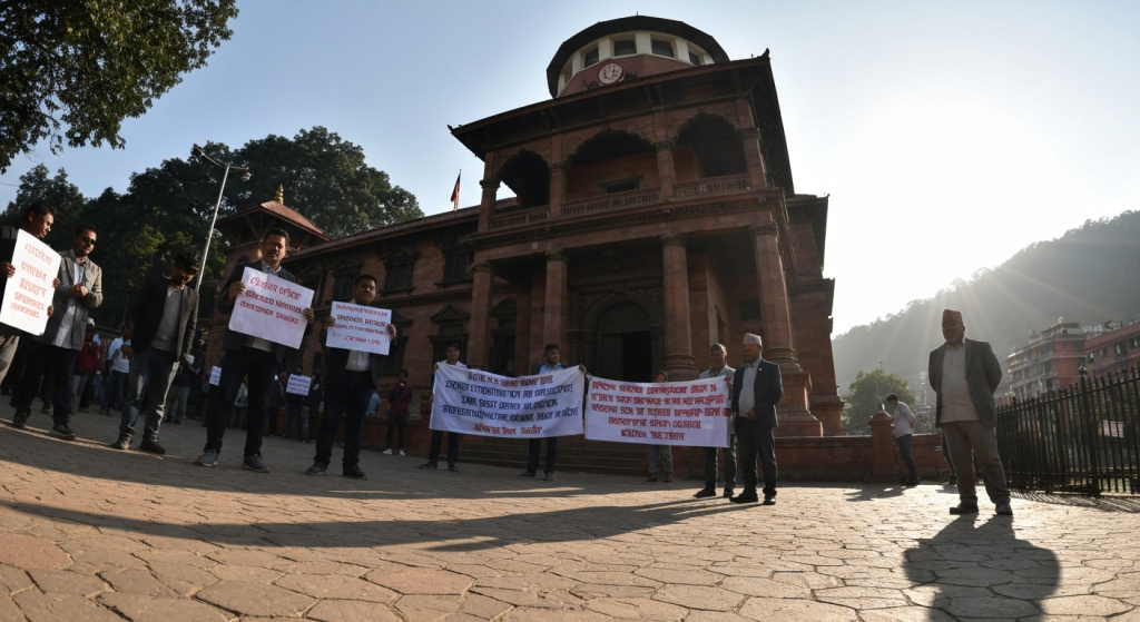 मानव अधिकार उल्लंघनकर्ता ओली