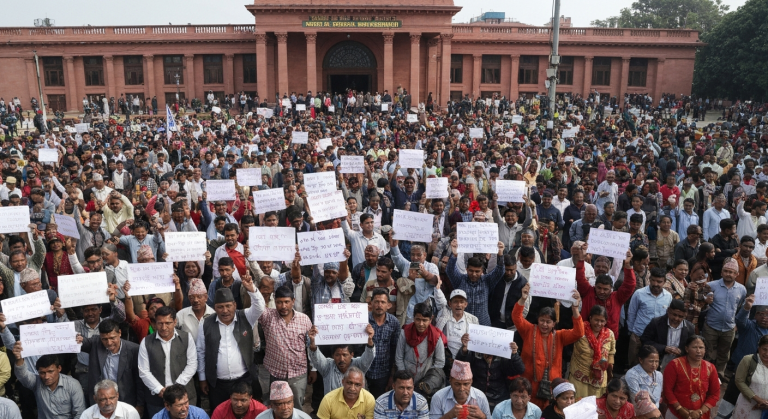 मिटरब्याज पीडित धनुषा