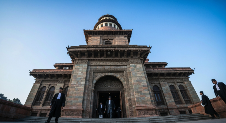 न्यायाधीश भुवन गिरी सफाइ