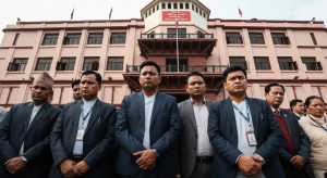 बैंक सीईओ अयोग्य