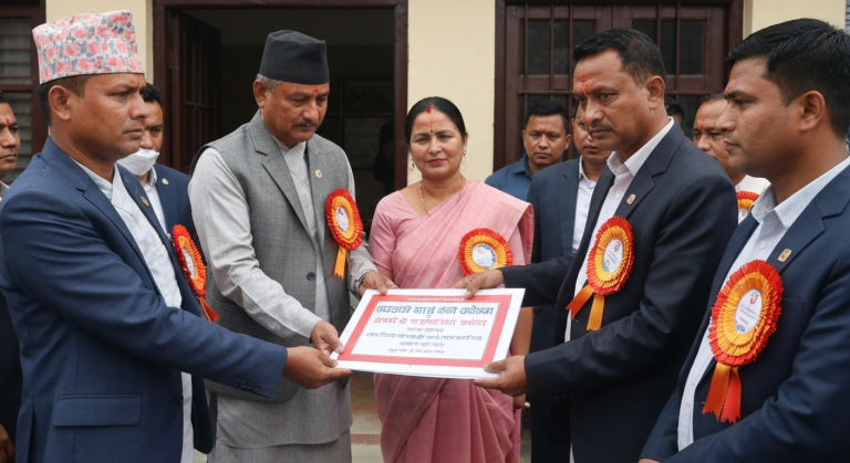ट्रेड युनियन भवन खाली